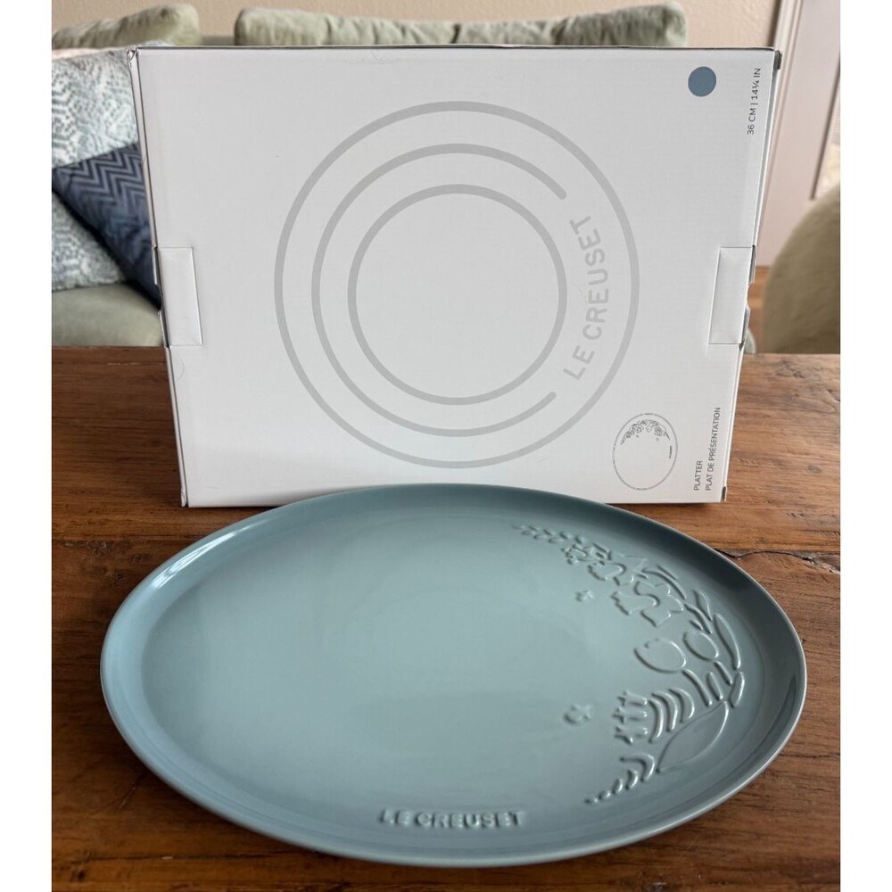Le Creuset Stoneware Jardin Relief Oval Platter 14.25 " 36 cm Sea Salt NEW
